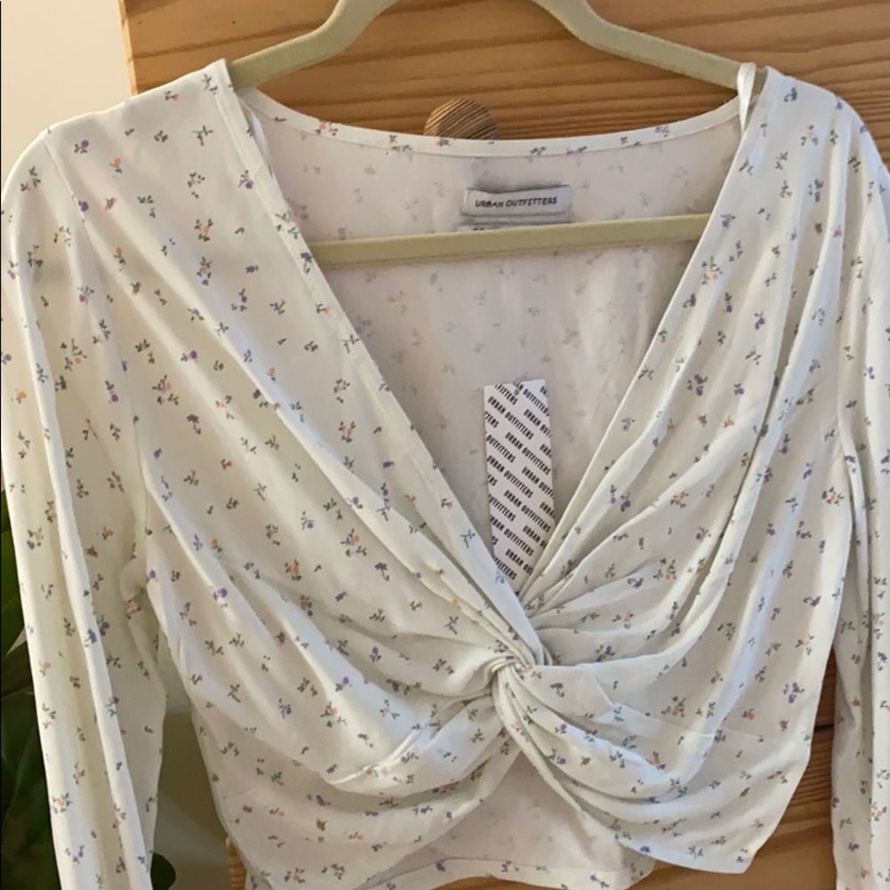 Urban cropped long sleeve floral blouse NWT